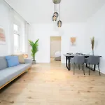 Favorite - And - Kitchen Neuss