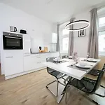 Favorite - And - Kitchen Appartement Neuss