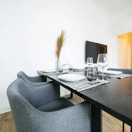 Favorite - And - Kitchen * Neuss