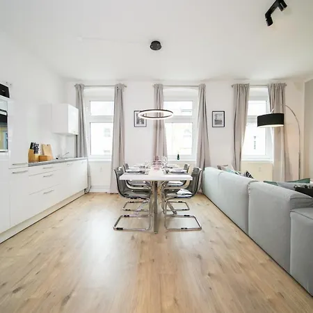 Favorite - And - Kitchen Neuss